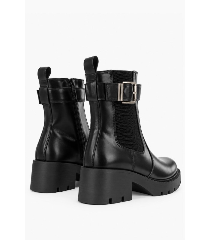 Μαύρα ankle boots με αγκράφα και τρακτερωτή σόλα