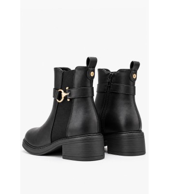 Μαύρα ankle boots με χρυσή αγκράφα και λάστιχο στο πλάι