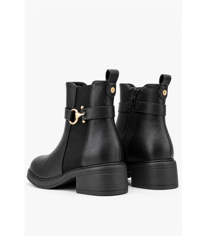 Μαύρα ankle boots με χρυσή αγκράφα και λάστιχο στο πλάι