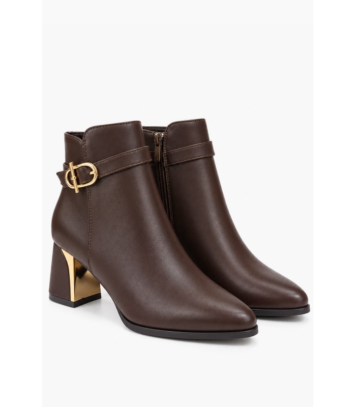 Καφέ ankle boots με χρυσή αγκράφα και τετράγωνο τακούνι