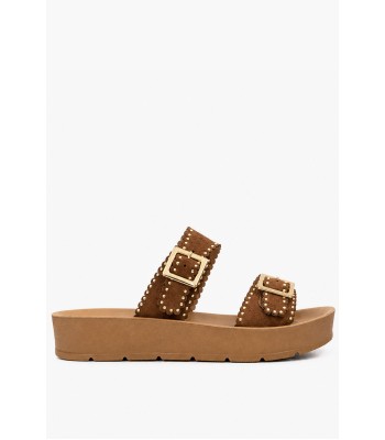 Καφέ flatform με διακοσμητικές αγκράφες και χρυσά τρουκς