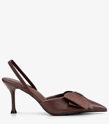 Καφέ μυτερή γόβα slingback με φιόγκο