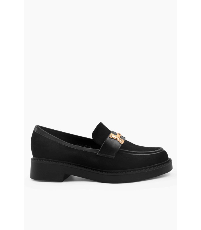 Μαύρο loafer με μεταλλική αγκράφα και συνδυασμό υλικών