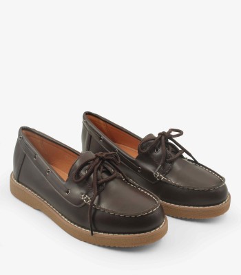 Καφέ loafer με κορδόνια και καφέ σόλα