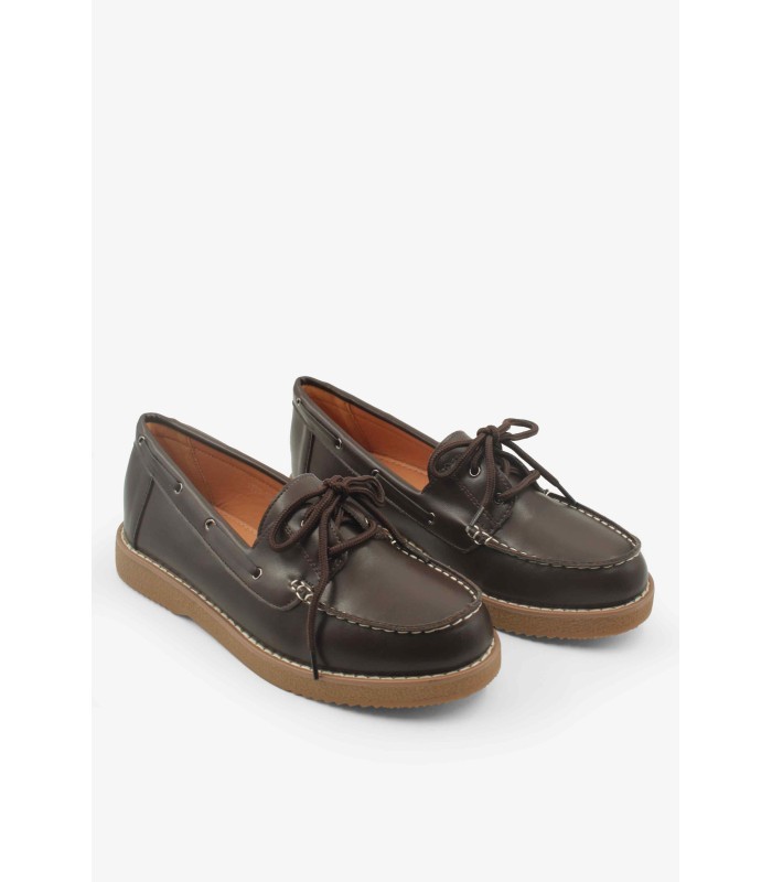 Καφέ loafer με κορδόνια και καφέ σόλα