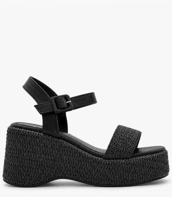 Μαύρες πλατφόρμες με πλεκτή υφή και μπαρέτα