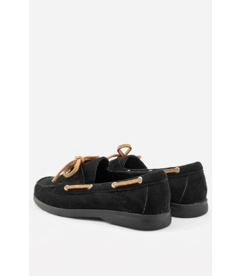Μαύρο loafer με καφέ κορδόνια 