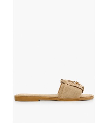 Χακί σανδάλι με κρόσσια και boho λεπτομέρειες