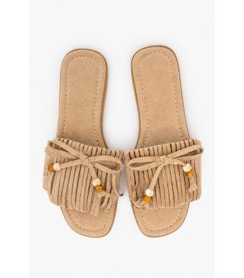 Χακί σανδάλι με κρόσσια και boho λεπτομέρειες