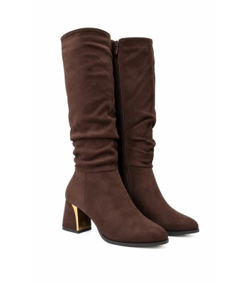 Καφέ slouchy μπότες suede με χρυσή λεπτομέρεια στο τακούνι
