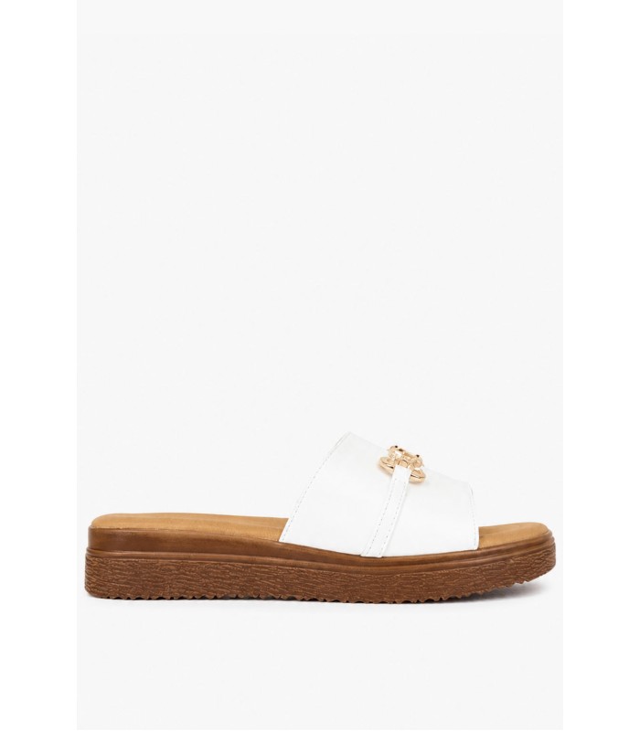 Λευκά flatform με χρυσό διακοσμητικό