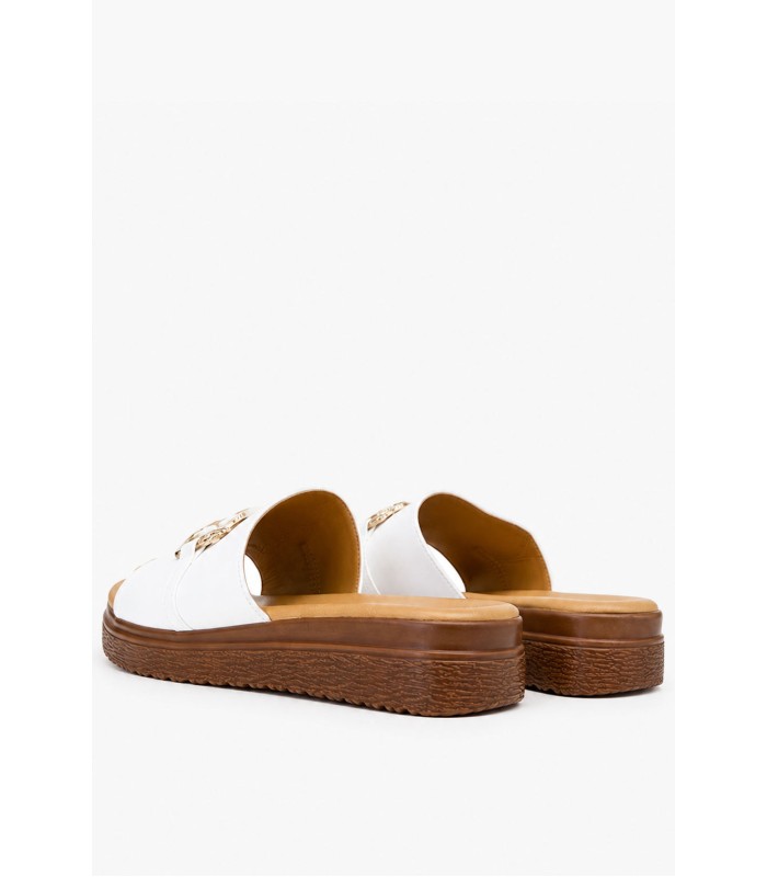 Λευκά flatform με χρυσό διακοσμητικό