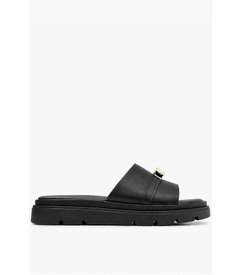 Μαύρα flatform με χρυσό διακοσμητικό