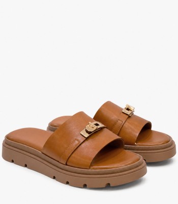 Κάμελ flatform με χρυσό διακοσμητικό