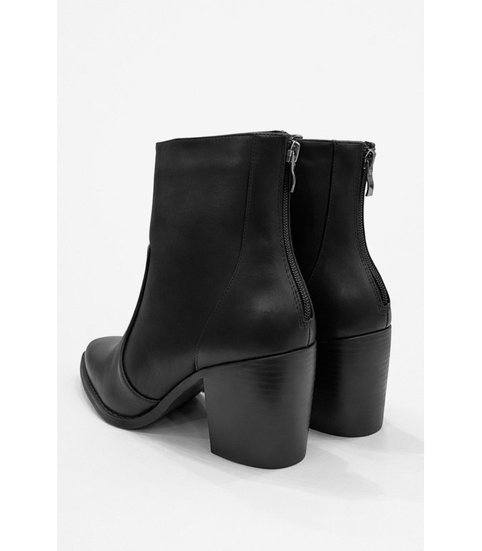 Μαύρο ankle boot με χοντρό τακούνι και μύτη