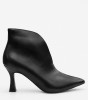 Μαύρο ankle boot σε μυτερή γραμμή