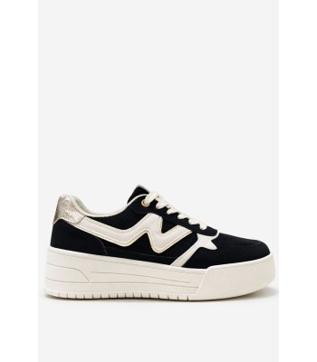 Μαύρο sneaker με λευκές λεπτομέρειες