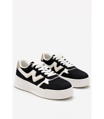Μαύρο sneaker με λευκές λεπτομέρειες