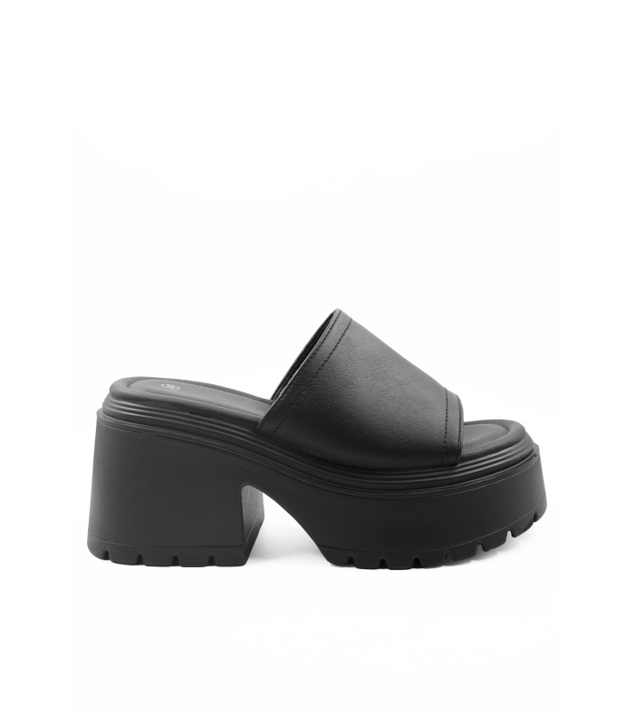 Flatform mule σε μαύρο χρώμα με χοντρό τακούνι και φαρδιά φάσα