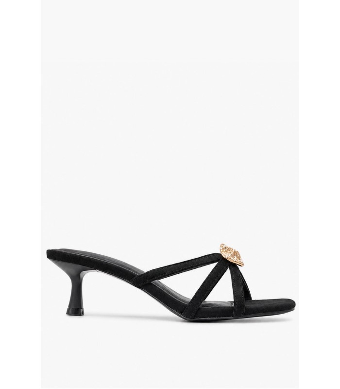 Μαύρα mules με χρυσό διακοσμητικό και kitten heel τακούνι