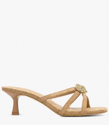 Χακί mules με χρυσό διακοσμητικό και kitten heel τακούνι