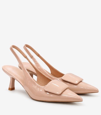 Μπεζ λουστρίνι γόβα slingback με αγκράφα και χαμηλό τακούνι
