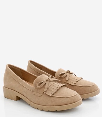 Μπεζ loafer με χοντρό τακούνι και κρόσσια