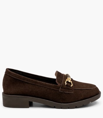 Καφέ loafer με χρυσή διακριτική αγκράφα