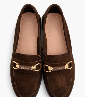 Καφέ loafer με χρυσή διακριτική αγκράφα
