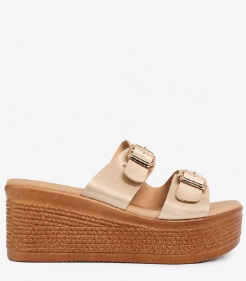 Μπεζ flatform με διπλή αγκράφα και καφέ σόλα
