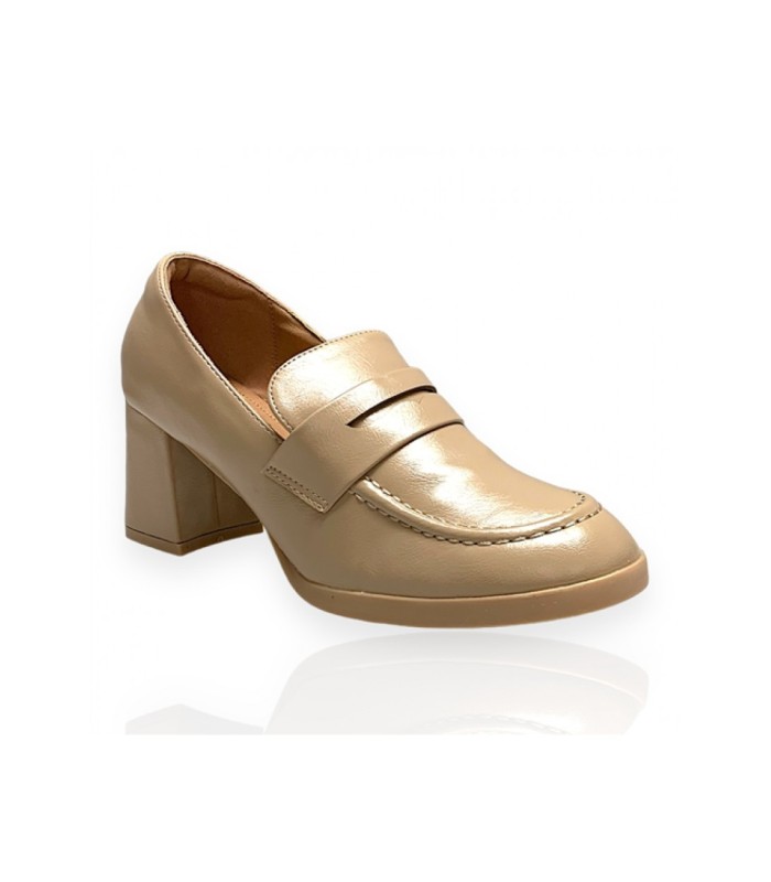 Γυναικεία loafers σε μπεζ χρώμα με χοντρό τακούνι 