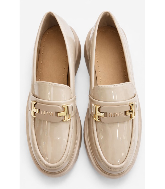 Μπεζ loafer λουστρίνι με chunky σόλα