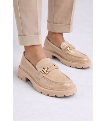 Μπεζ loafer λουστρίνι με chunky σόλα