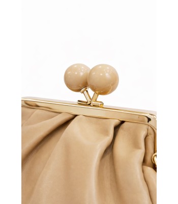 Μπεζ clutch τσάντα με μεταλλικό κούμπωμα
