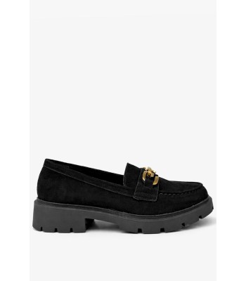 Μαύρο loafer suede με μεταλλική αγκράφα και chunky σόλα