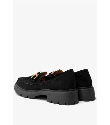 Μαύρο loafer suede με μεταλλική αγκράφα και chunky σόλα
