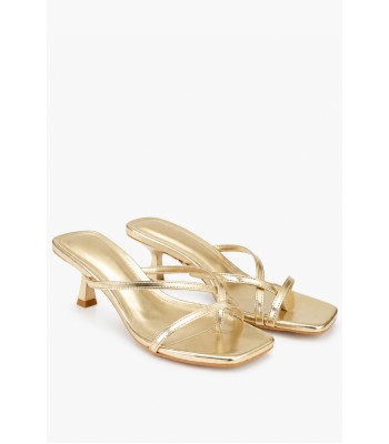 Χρυσό mule πέδιλο με λεπτά λουράκια και kitten heel