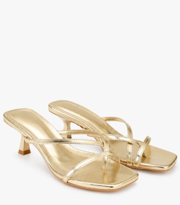 Χρυσό mule πέδιλο με λεπτά λουράκια και kitten heel