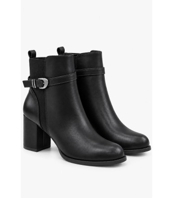 Μαύρα ankle boots με χρυσή αγκράφα και χοντρό τακούνι