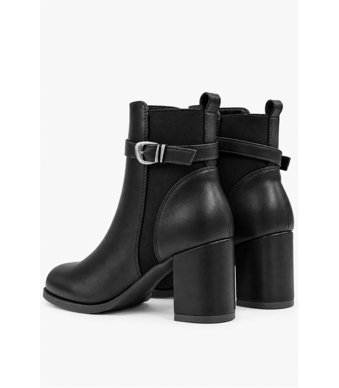 Μαύρα ankle boots με χρυσή αγκράφα και χοντρό τακούνι