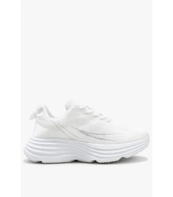 Λευκό υφασμάτινο sneaker με χοντρή σόλα
