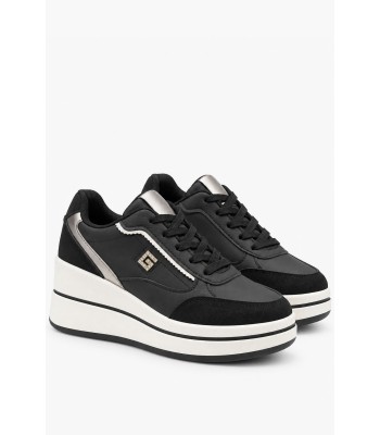 Μαύρα sneakers πλατφόρμα με χρυσές λεπτομέρειες