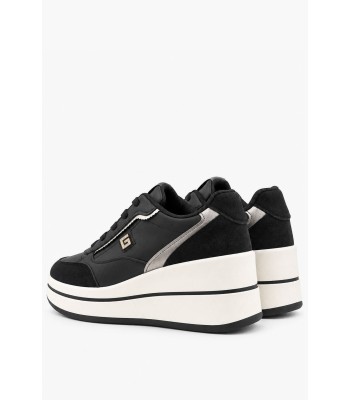 Μαύρα sneakers πλατφόρμα με χρυσές λεπτομέρειες