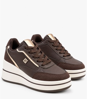 Καφέ sneakers πλατφόρμα με χρυσές λεπτομέρειες