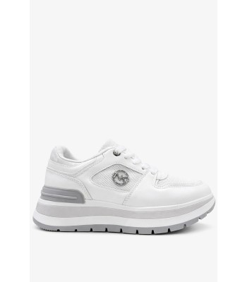 Λευκό sneaker με chunky σόλα και μεταλλικό διακοσμητικό