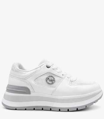 Λευκό sneaker με chunky σόλα και μεταλλικό διακοσμητικό