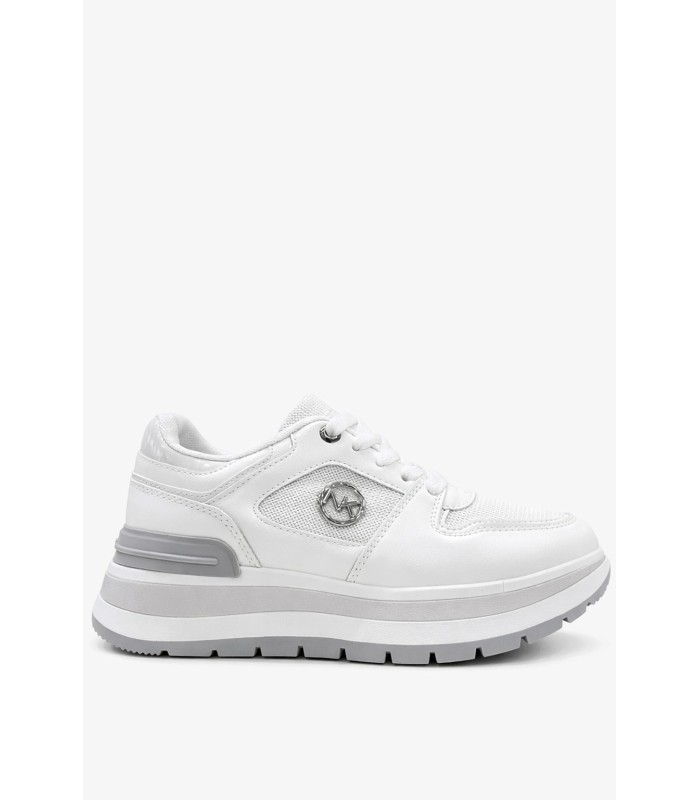 Λευκό sneaker με chunky σόλα και μεταλλικό διακοσμητικό