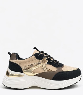 Sneaker με chunky σόλα σε συνδυασμό χρωμάτων μαύρο–μπεζ και μεταλλικές λεπτομέρειες