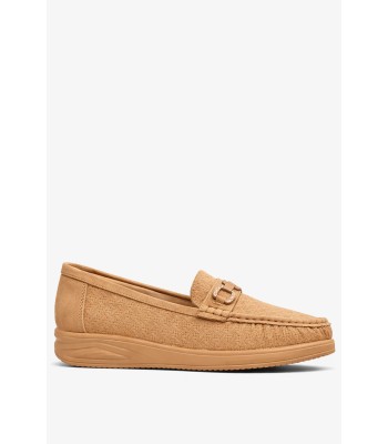 Μπεζ loafer με διακοσμητική αγκράφα και ανατομικό πάτο