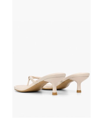 Μπεζ mules με διχάλα και kitten heel